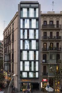 Hotel Room Mate Emma 