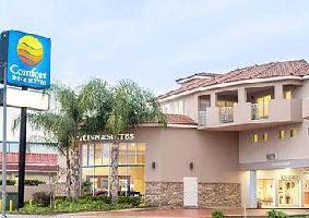 Hotel Comfort Inn & Suites Near Universal Studios Hotel Comfort Inn & Suites Near Universal Studios