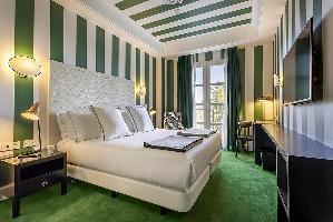 Hotel Room Mate Valeria 